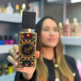 Lattafa Ajwad Eau de Parfum Unisex, fragancia frutal, floral, dulce, amaderada y almizclada