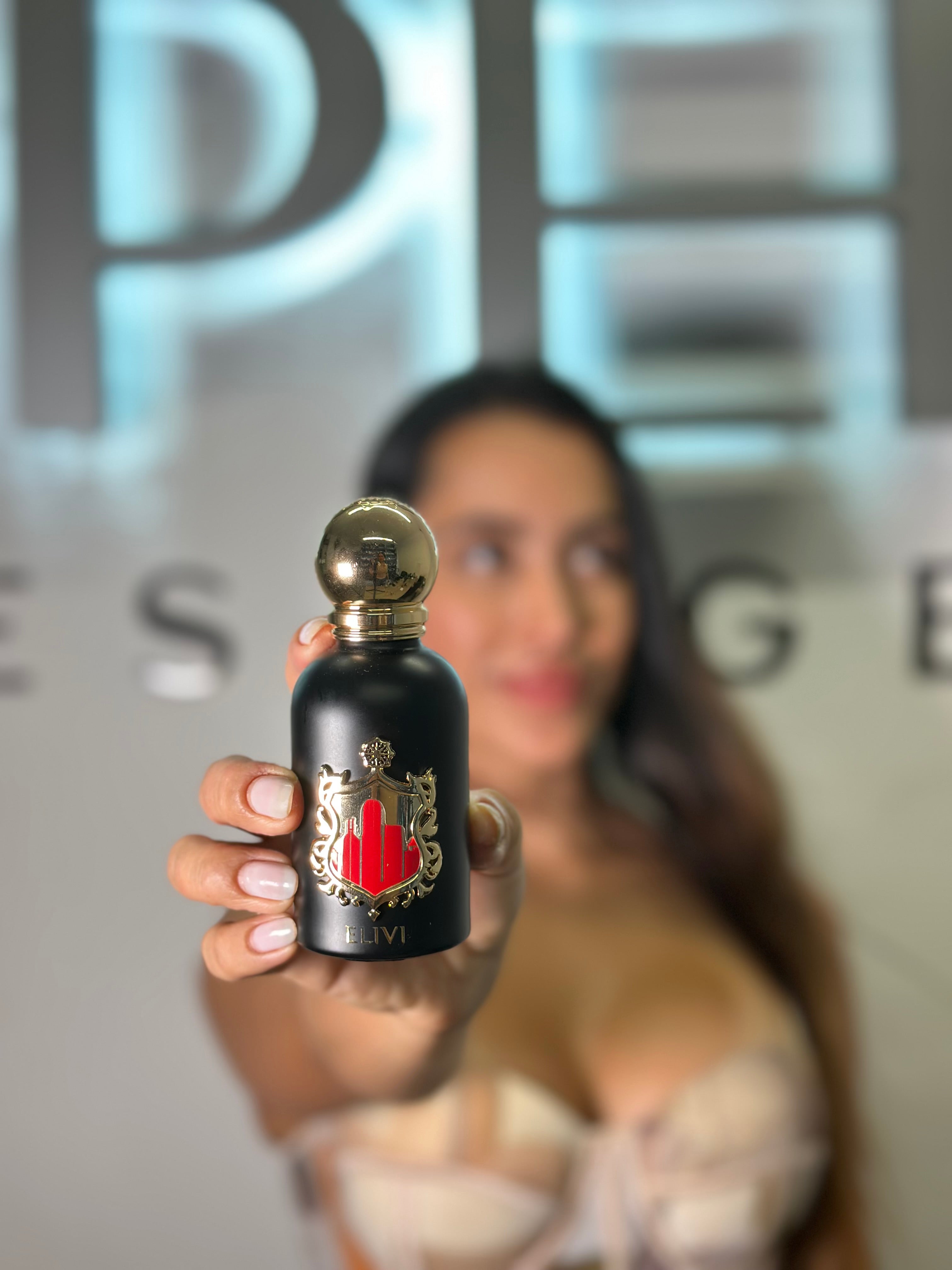 Elivi Hong Kong Extrait de Parfum Unisex
