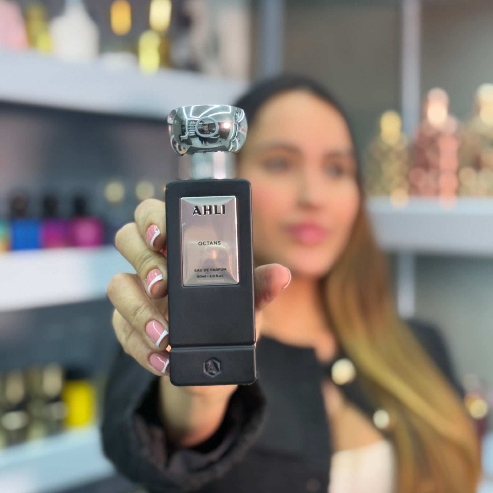 Ahli Octans Eau de Parfum fragancia unisex elegante y sofisticada para cualquier ocasión