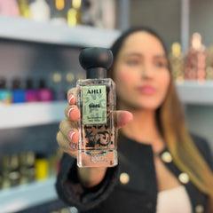 Ahli Swag Eau de Parfum fragancia unisex moderna y versátil para cualquier ocasión