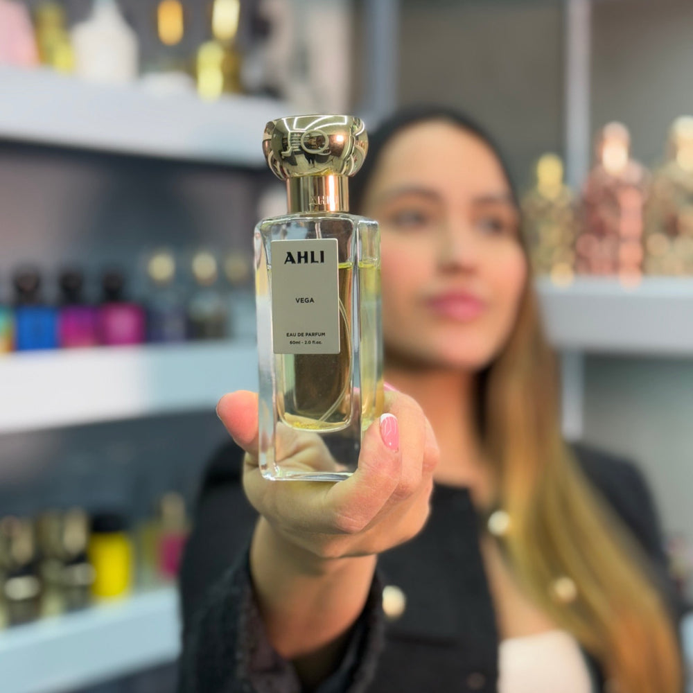 Ahli Vega Gold Eau de Parfum fragancia unisex elegante y exclusiva para ocasiones especiales