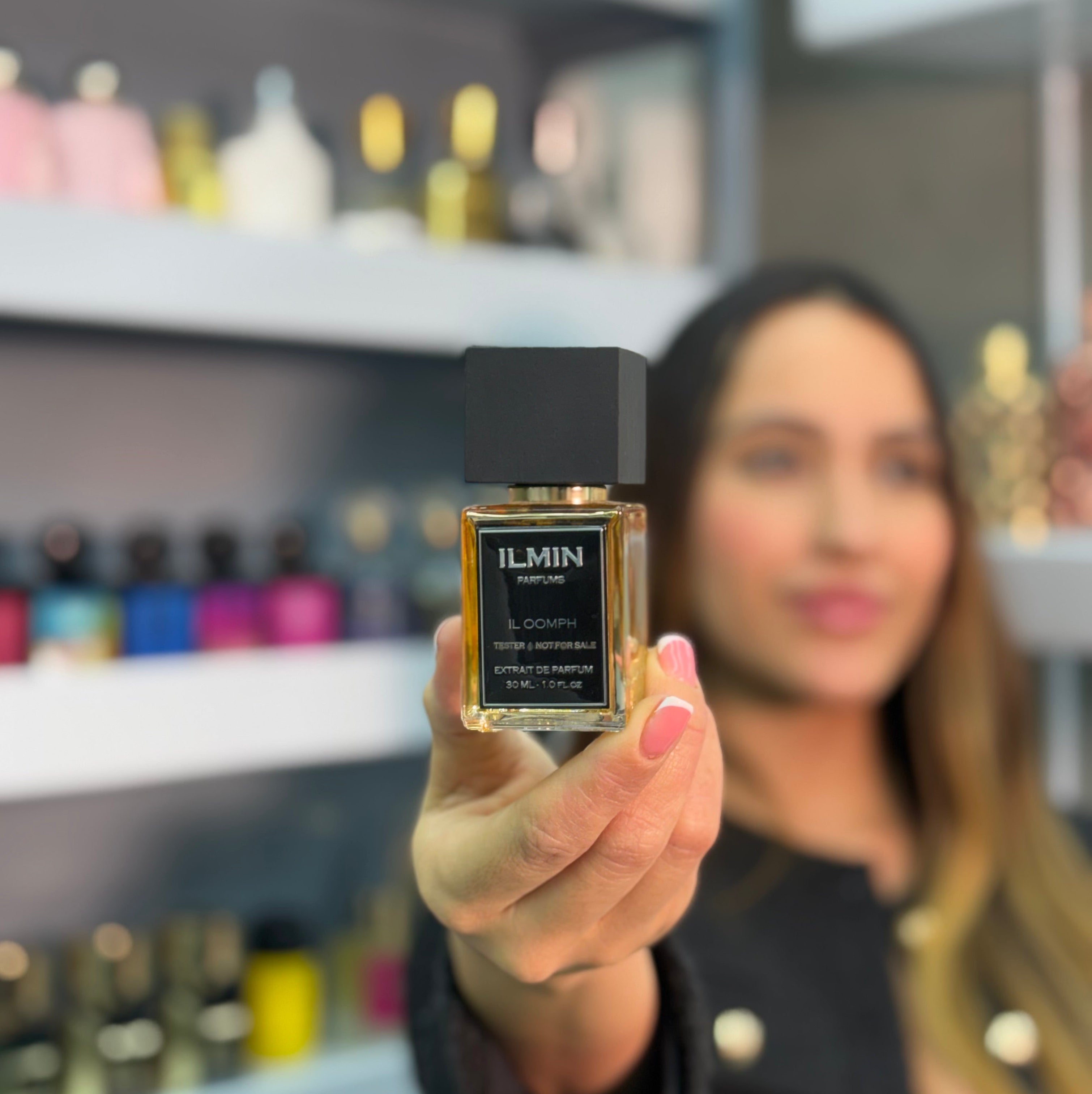 Ilmin Il Oomph Extrait de Parfum fragancia unisex afrutada, floral y sofisticada