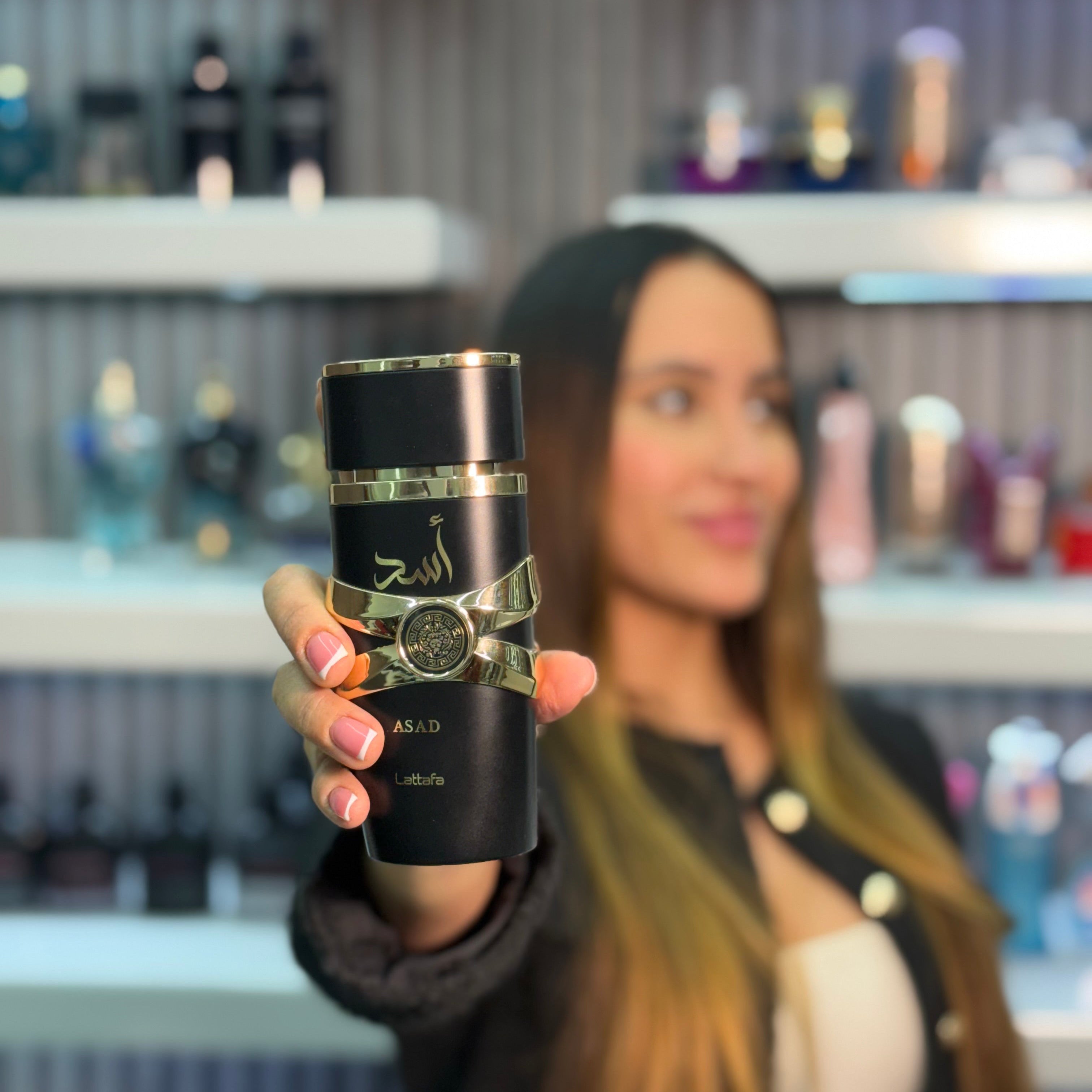 Lattafa Asad EDP hombre, fragancia especiada, ambarada, dulce, tabacada y amaderada