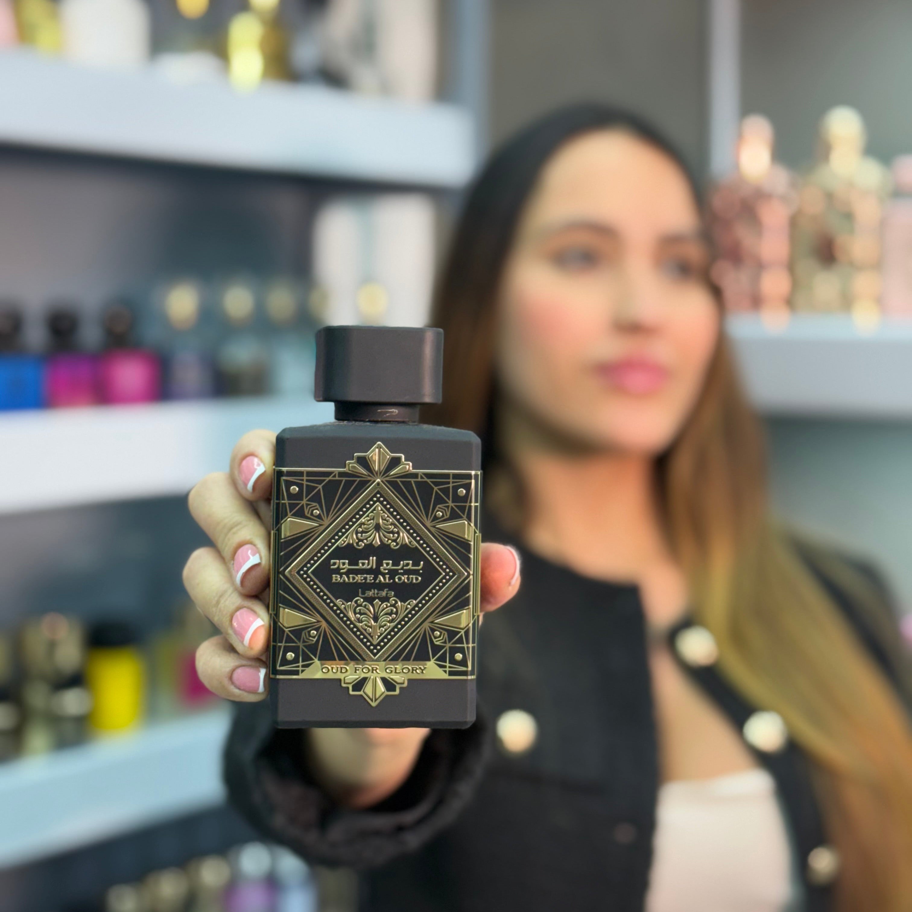 Lattafa Bade'e Al Oud Oud for Glory EDP Unisex, fragancia oriental, amaderada, especiada y almizclada